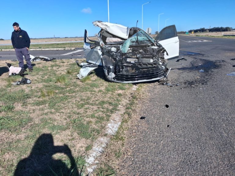 Fuerte choque en el cruce de las rutas provinciales 7 y 10: una conductora se salvó de milagro