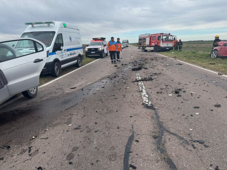 Choque frontal fatal en la Ruta Nacional 5: un muerto y un herido grave cerca de Anguil