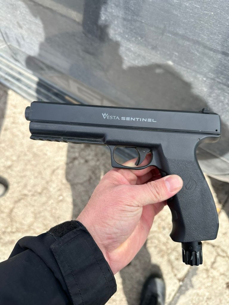 Fuerte altercado de tránsito en la Ruta 35 terminó con tres demorados y el secuestro de un arma de gas pimienta en Realicó