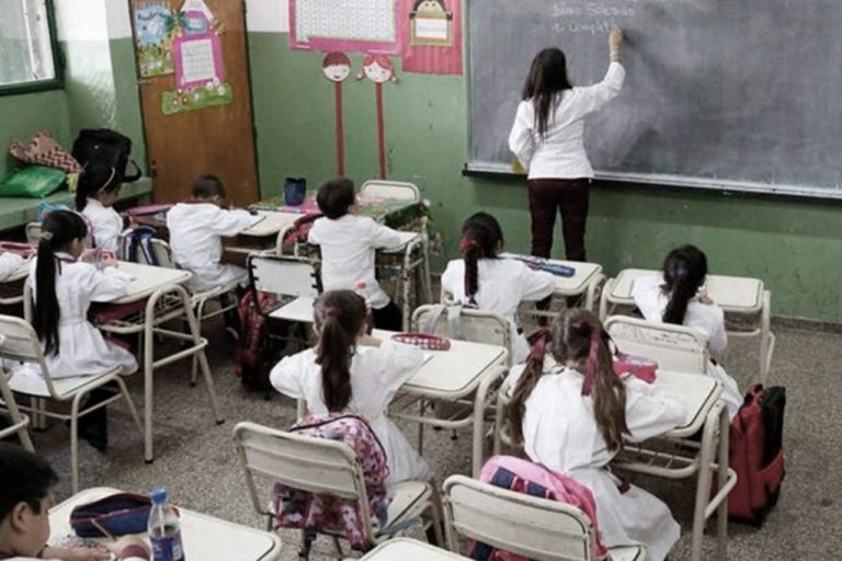 Alerta educativa: los resultados de los estudiantes argentinos en las pruebas PISA 2025 volvieron a caer
