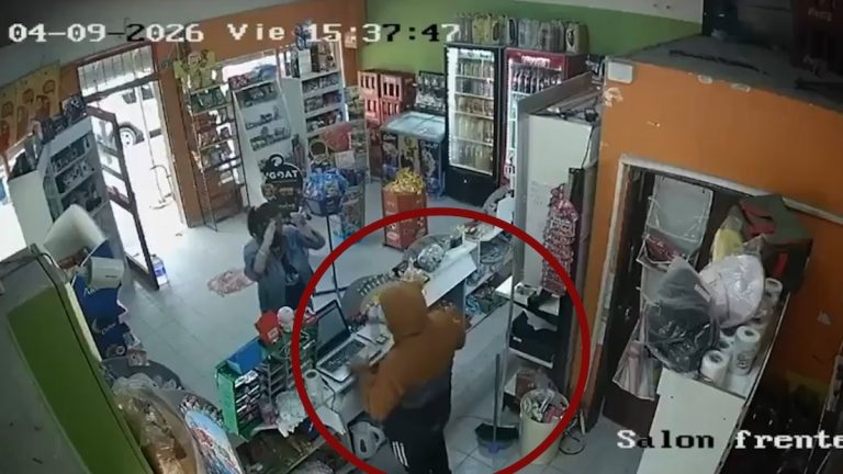 Insólito robo en Cipolletti: un delincuente encerró a la empleada y se puso a atender a una clienta