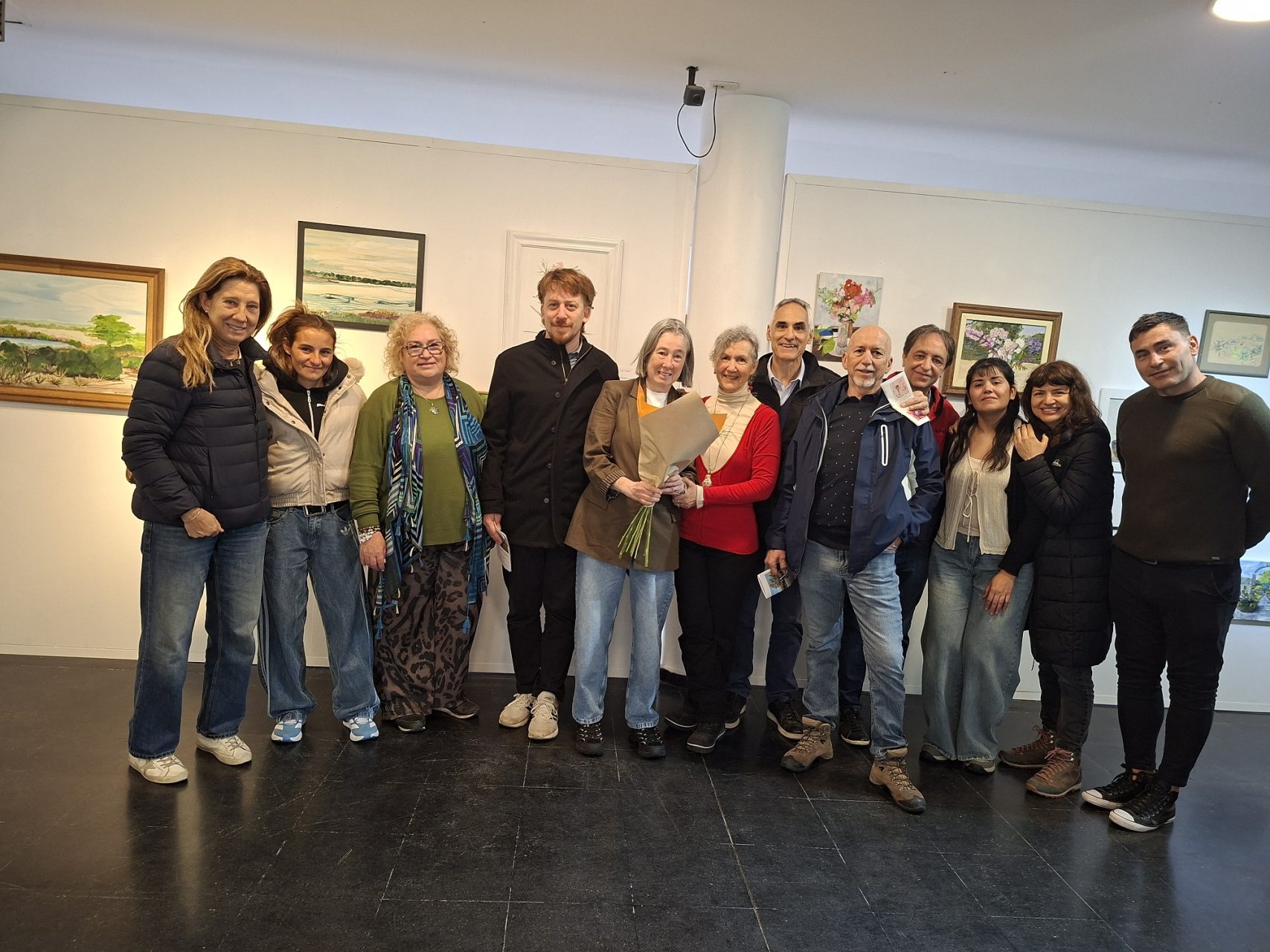 Patricia Graves inauguró su muestra pictórica “PAZ-CIENCIA” en el Centro Cultural MEDASUR
