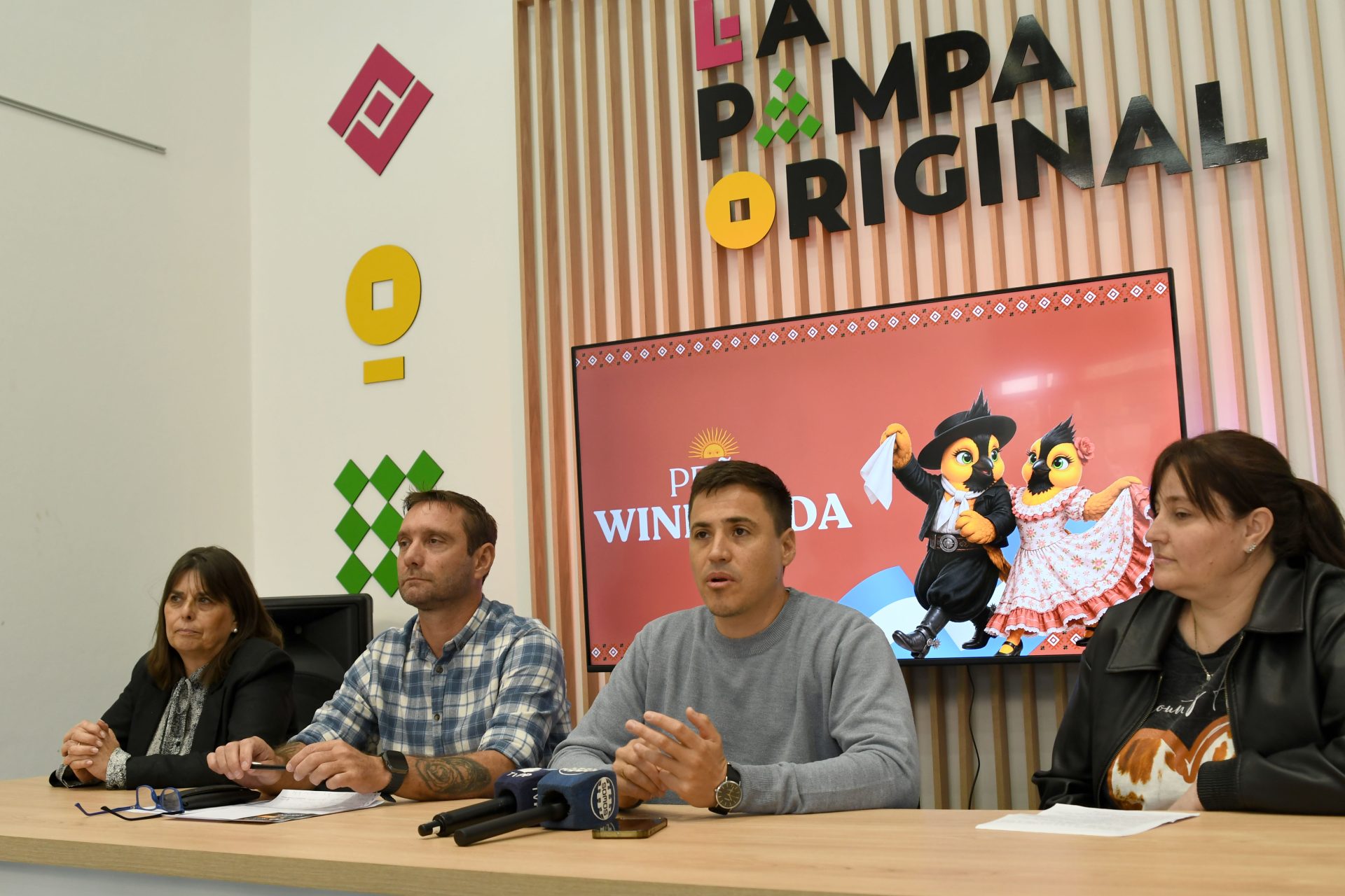 Presentaron la Peña de la Diversidad Cultural en Winifreda: música, danza y el sorteo de una moto 0 km