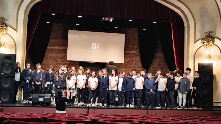 La Banda Sinfónica de La Pampa brindó un concierto didáctico junto a estudiantes secundarios y prepara una función en el Hospital Favaloro
