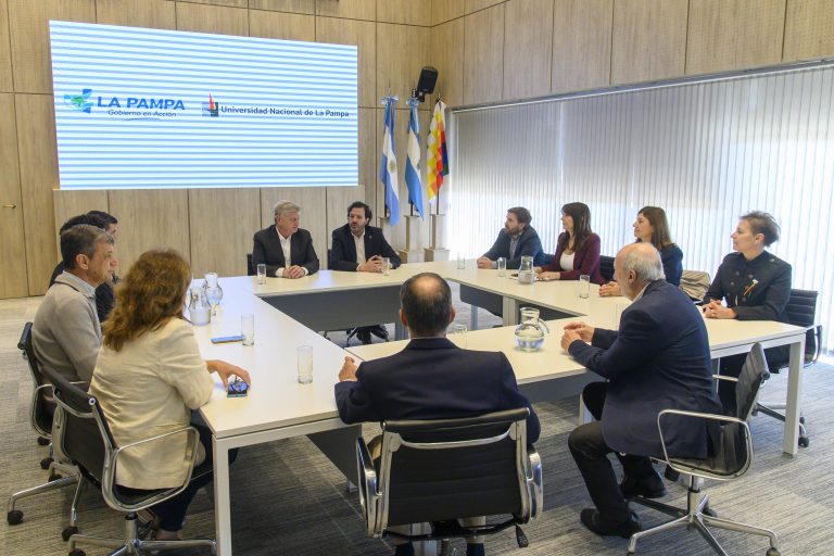 «No esconder la tierra bajo la alfombra»: la UNLPam y la provincia crearon un observatorio para regular la inteligencia artificial