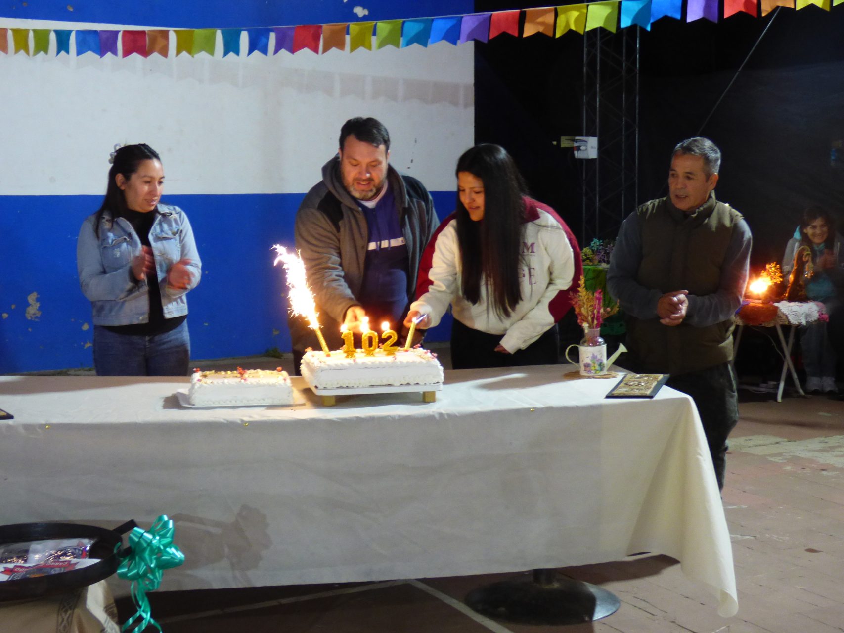 Carro Quemado celebró su aniversario y el Día de la Madre con el tradicional concurso de pollo al disco