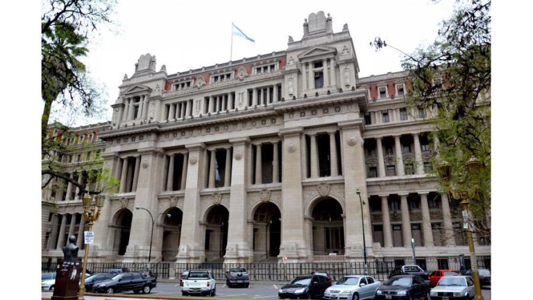 Ley de Glaciares: La Pampa recurrió a la Corte Suprema para frenar la reforma y proteger sus recursos hídricos