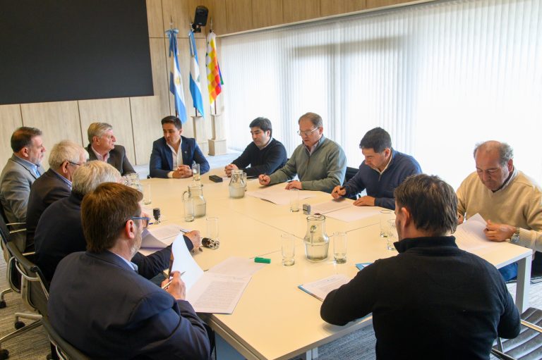 Ziliotto firmó convenios hídricos por más de $971 millones para prevenir los efectos de El Niño