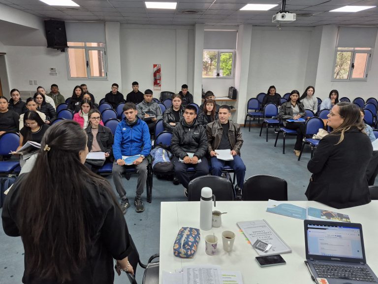 Avanza el período de tutorías académicas para el ingreso a las carreras policiales 2027