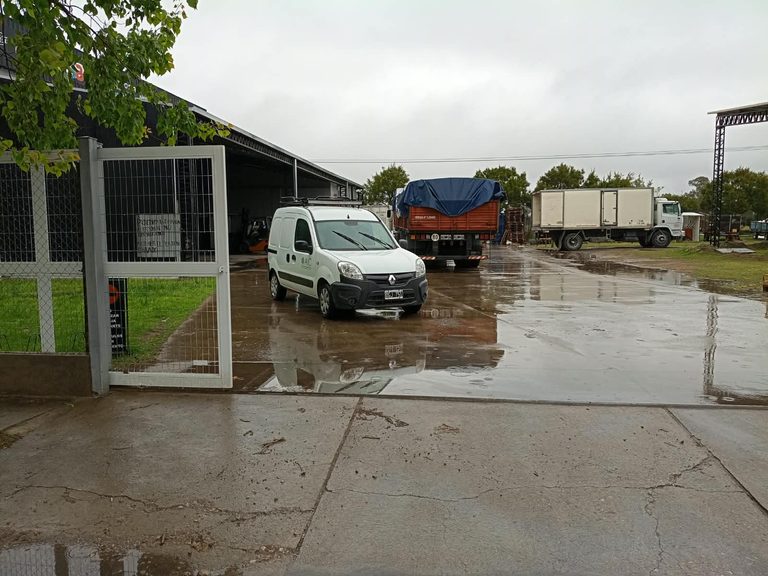 Millonario robo a una distribuidora en General Pico: delincuentes abrieron una caja fuerte con una amoladora