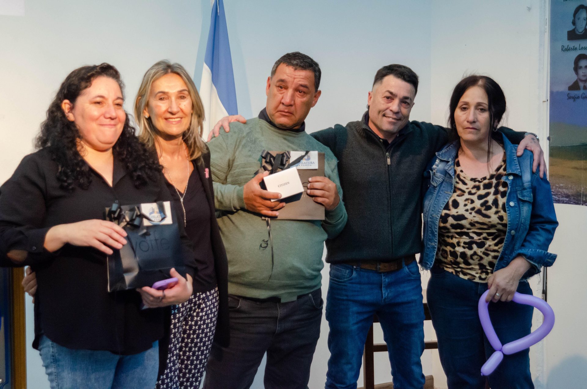 La Legislatura reconoció a dos empleados por sus 25 años de servicio y Mayoral destacó la estabilidad laboral