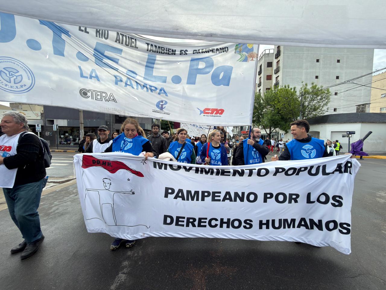 Marcha Federal Universitaria en Santa Rosa
